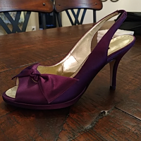 Caparros Satin Purple Dress Shoe 8 - Picture 2 of 4